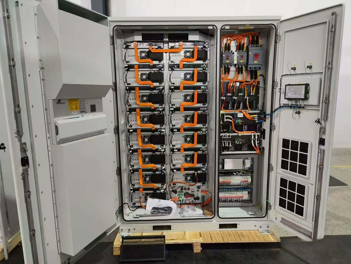 High-Voltage LiFePO₄ Solar Energy Storage System for Commercial & Industrial Use | 240V–1000V Customizable