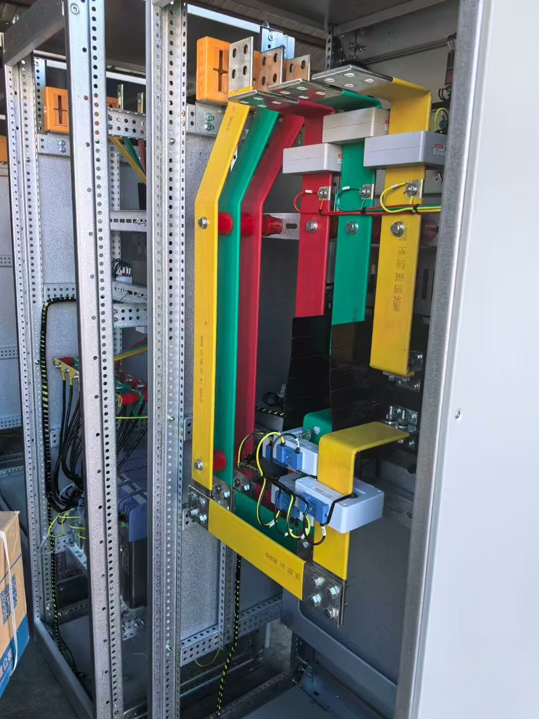 High-Voltage LiFePO₄ Solar Energy Storage System for Commercial & Industrial Use | 240V–1000V Customizable